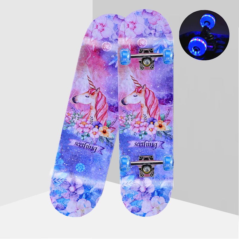 The unicorn flash wheel is 80 cm long and 20 cm wide